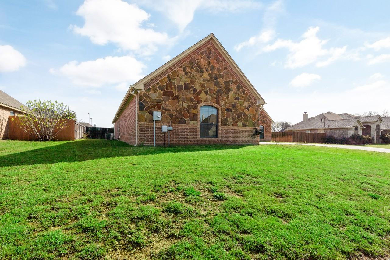 2833 Willow Ridge Circle - Photo 3 of 26