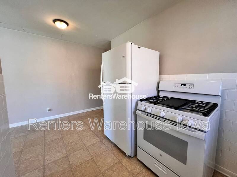 1144 Polk Blvd - Photo 6 of 13