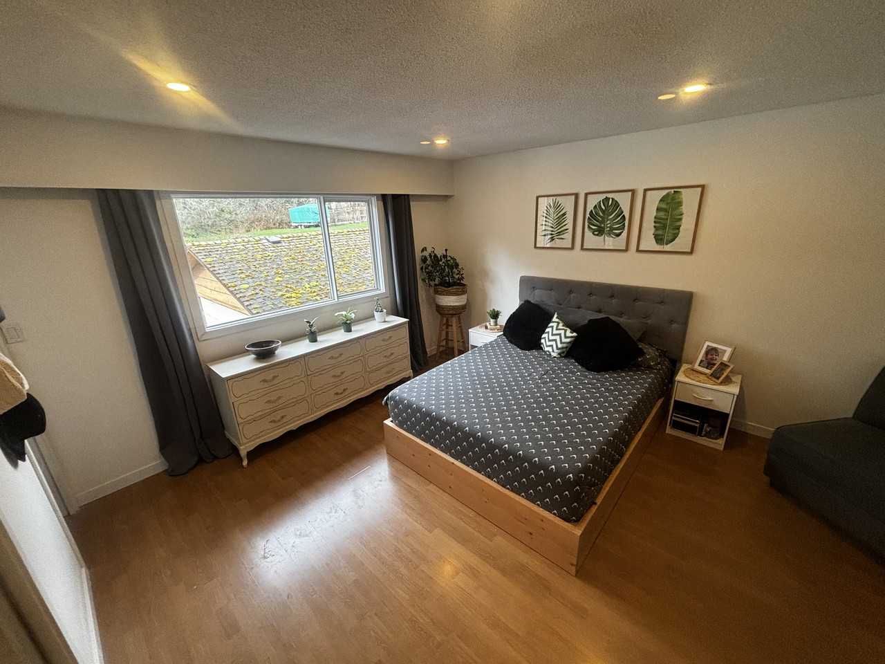 7818 West Coast Road - Photo 5 of 16