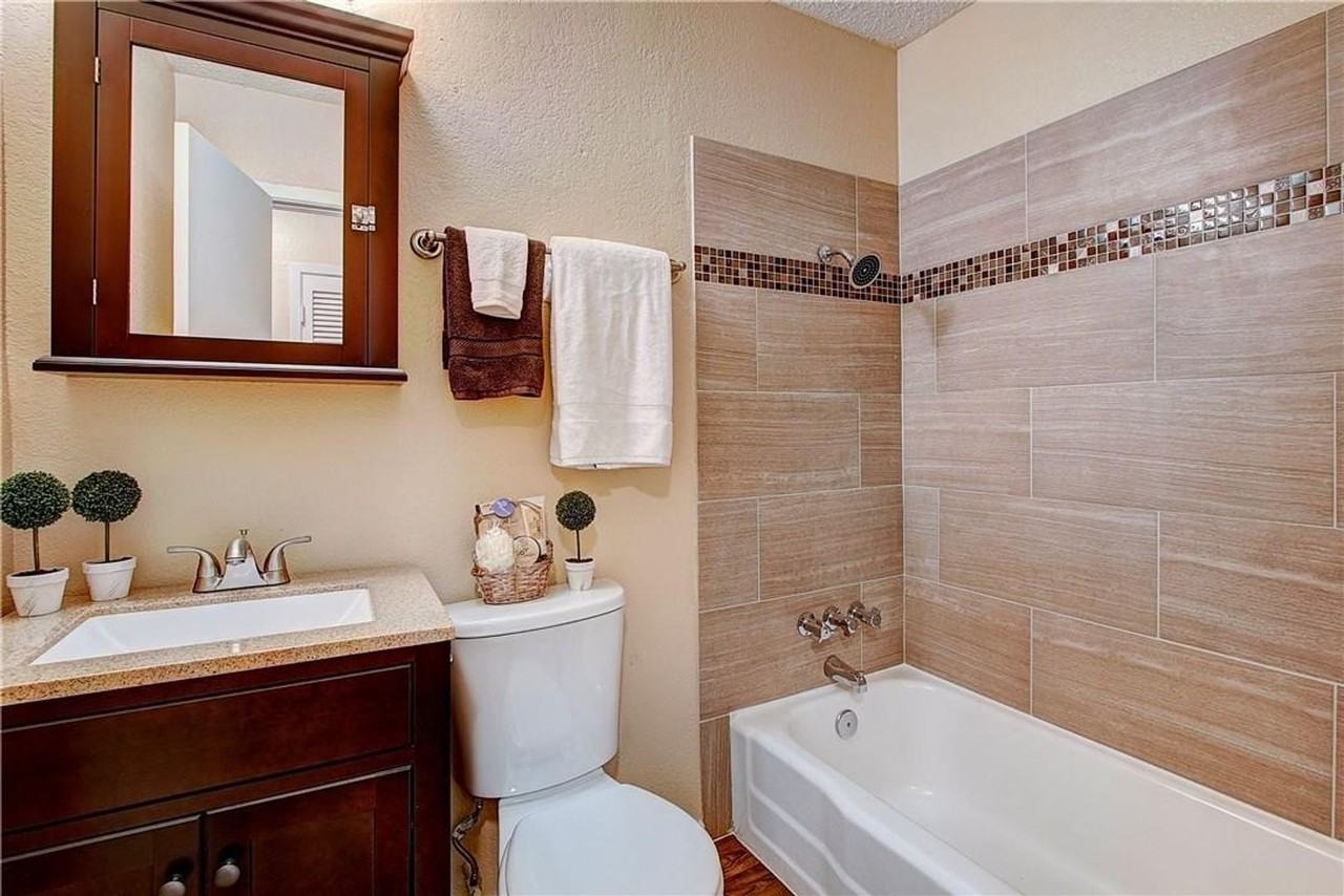 2401 Manor Rd - Photo 6 of 27