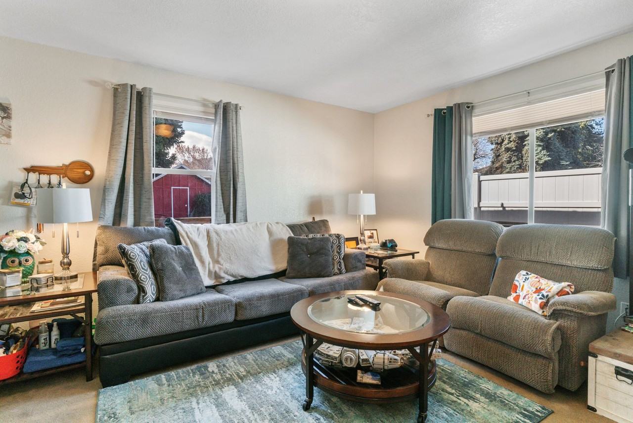 1107 Madison St - Photo 4 of 19