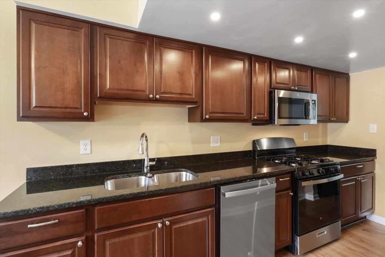 15123 Cardin Pl - Photo 2 of 41