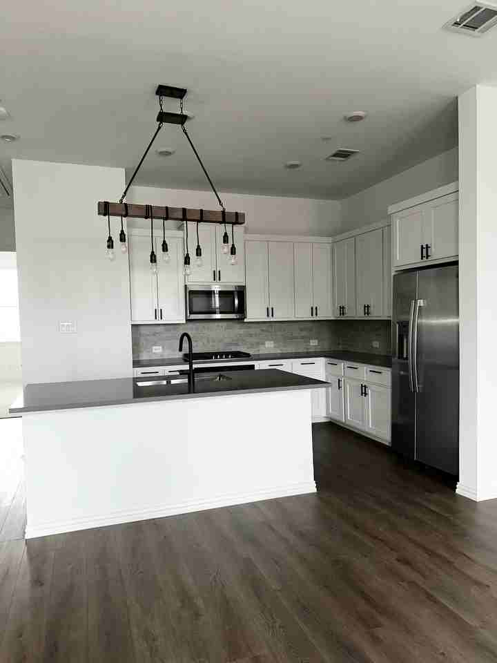 4357 Henderson Ave #NA - Photo 2 of 18