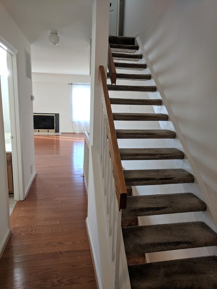 4 Dunsinane Ct #1 - Photo 2 of 20