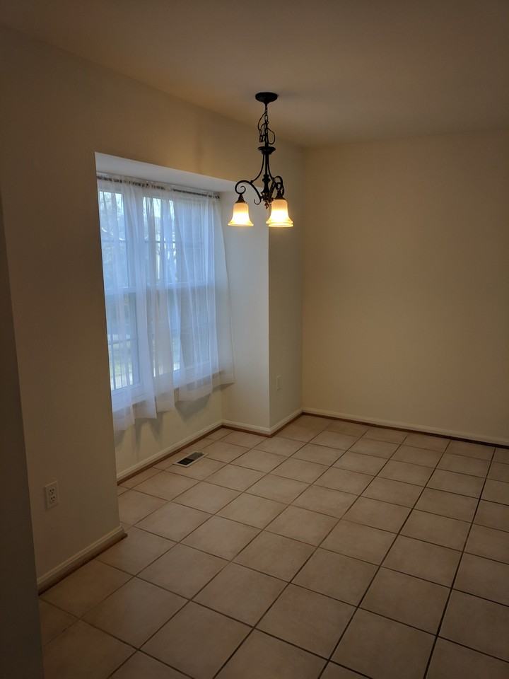 4 Dunsinane Ct #1 - Photo 3 of 20