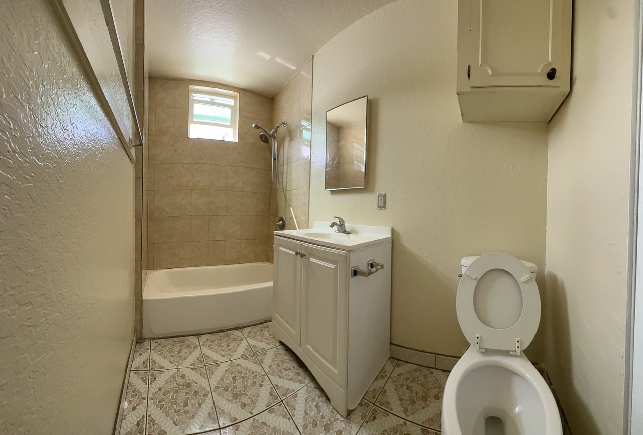 4514 E 57th St #4514 - Photo 3 of 11