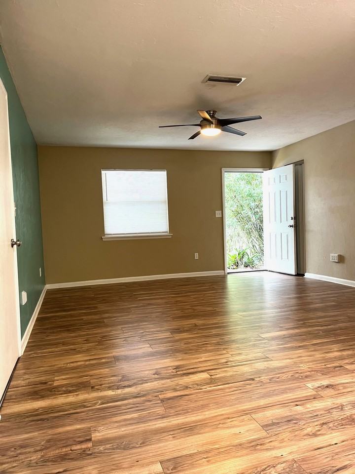 2625 Nw 49th Pl #1 - Photo 2 of 15