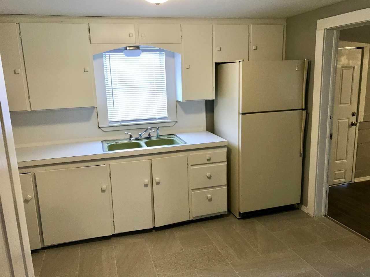 207 N Walnut Ave #1 - Photo 6 of 7