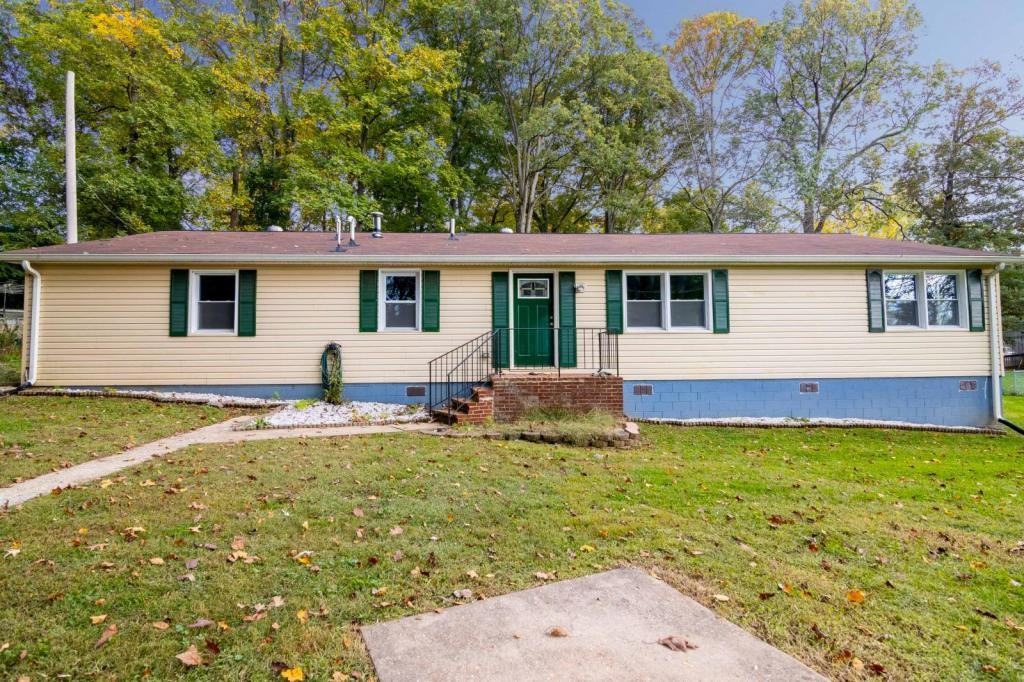 3405 Pebble Dr - Photo 2 of 33