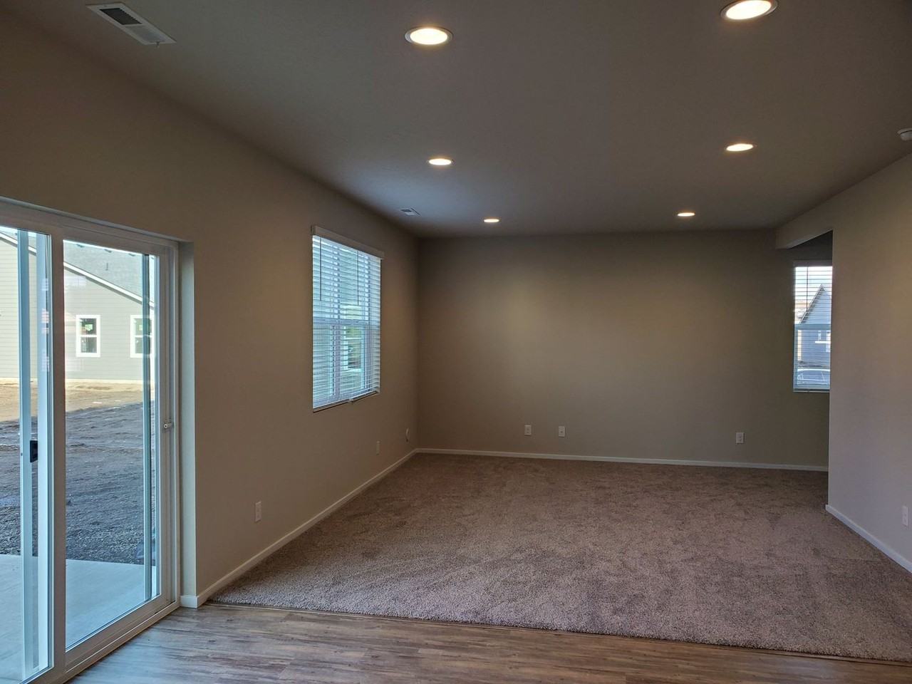 7922 S Fruitvale Ln - Photo 3 of 14