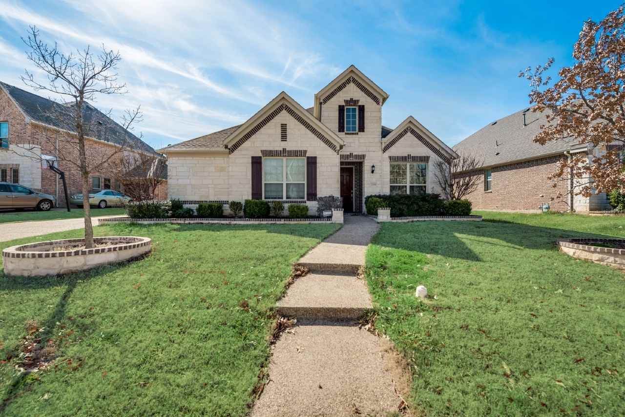 2818 Balmoral Dr - Photo 2 of 30