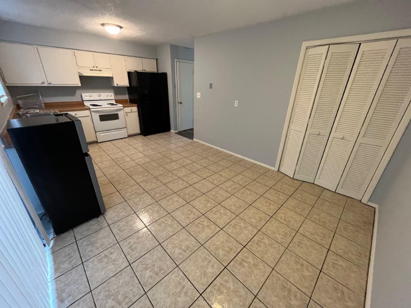 112 Carriage Pl #2 - Photo 3 of 14