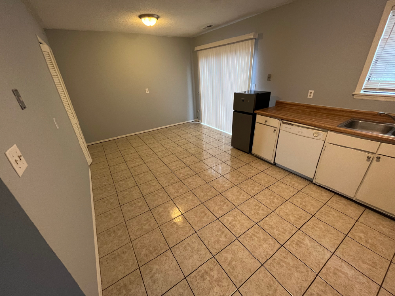 112 Carriage Pl #2 - Photo 4 of 14