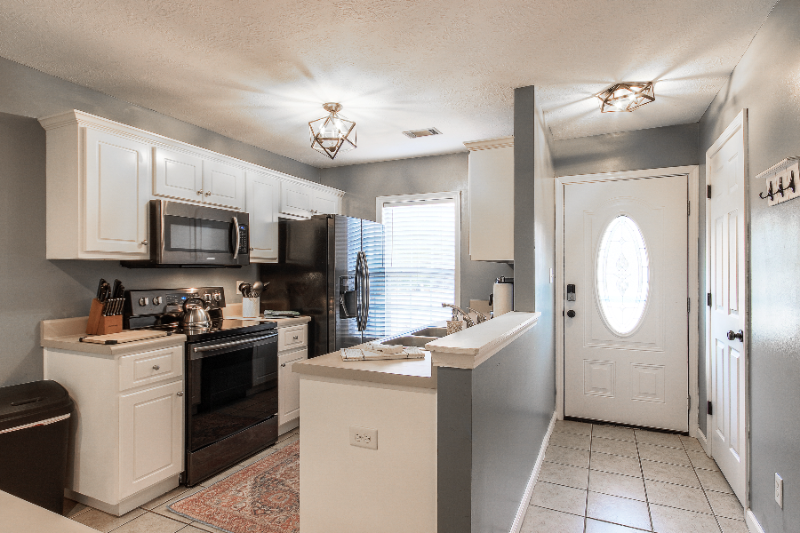 210 Karlie Ct - Photo 3 of 32