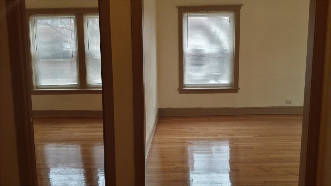 903 W 76th St #903-2 - Photo 3 of 12