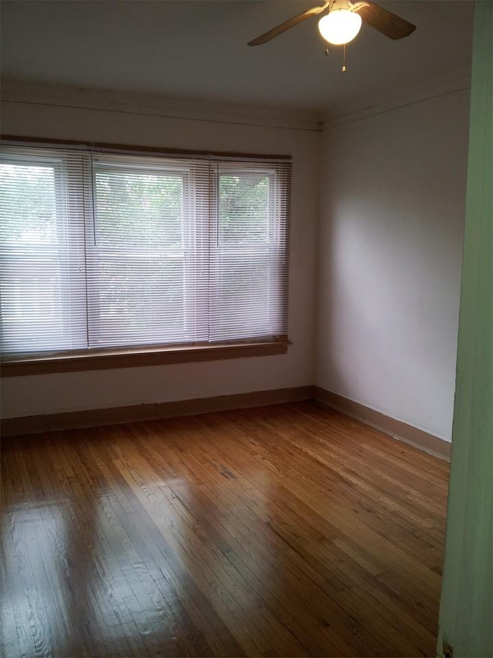 903 W 76th St #903-2 - Photo 7 of 12