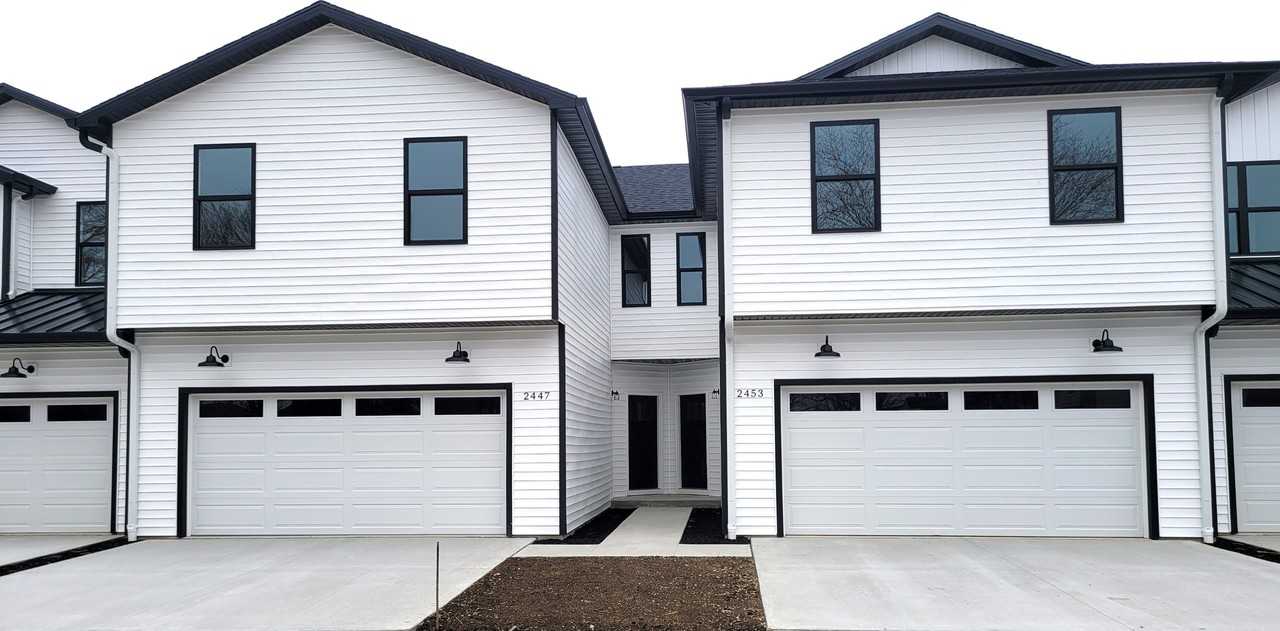 2447 Easton Ln #2447 - Photo 2 of 47