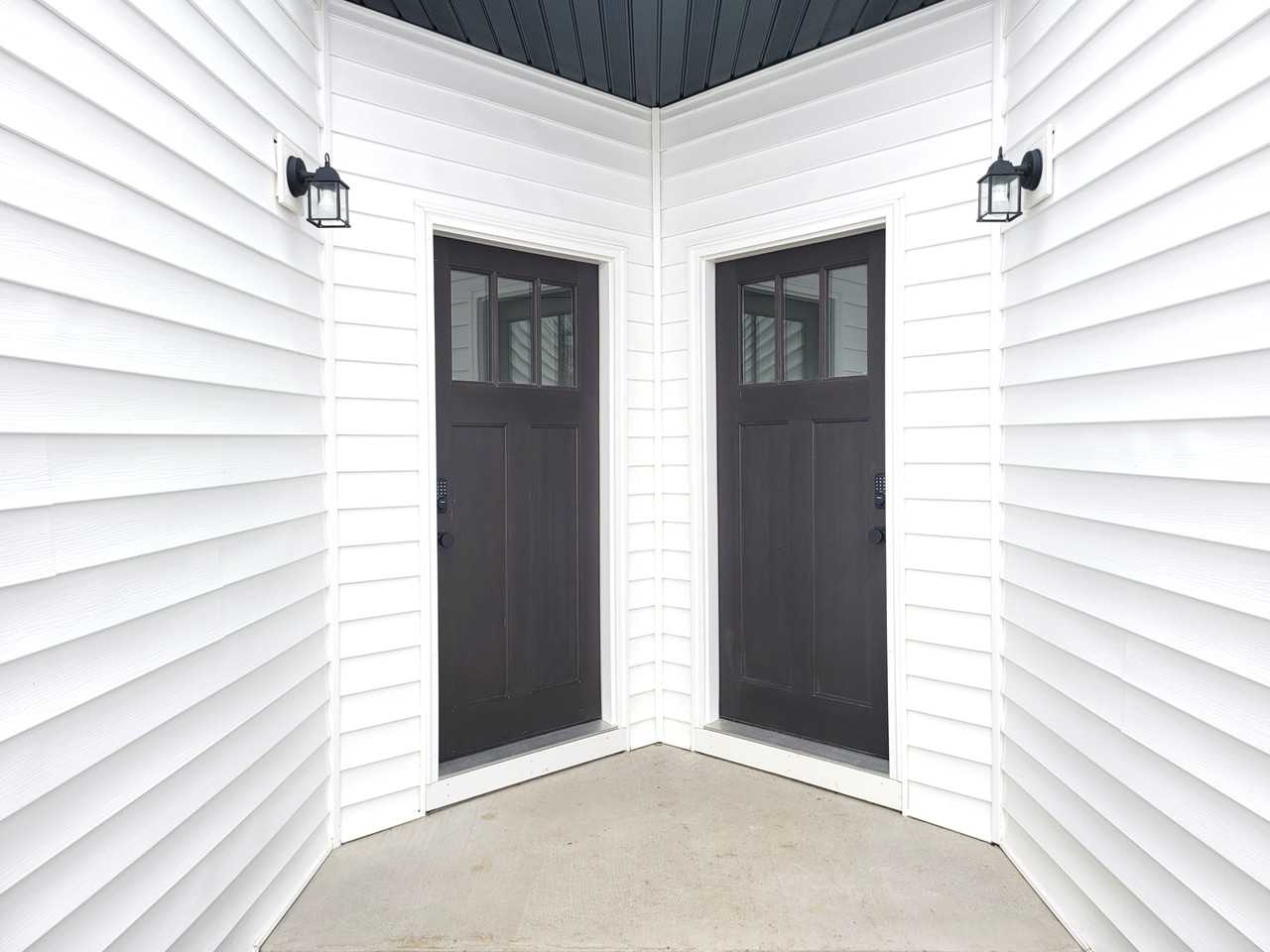 2447 Easton Ln #2447 - Photo 4 of 47