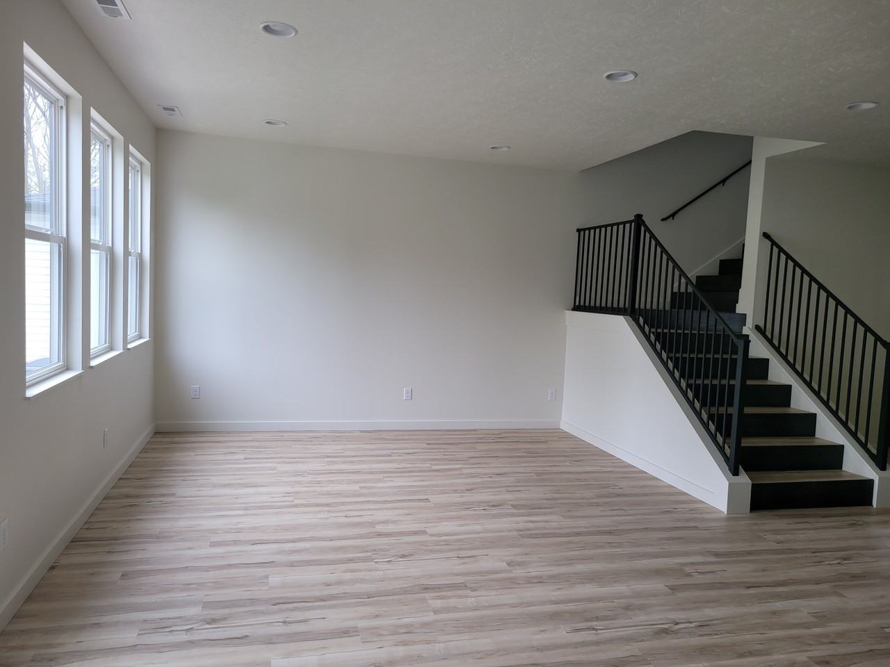 2447 Easton Ln #2447 - Photo 7 of 47