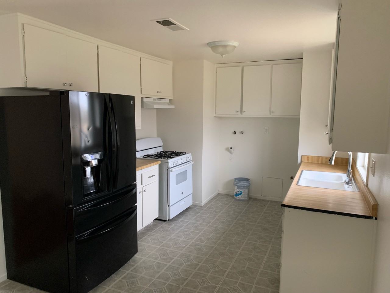 16611 Mackennas Gold Ave #NA - Photo 3 of 9