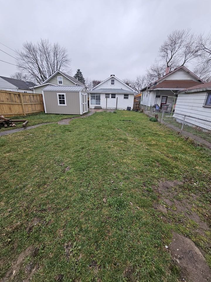 925 N Somerset Ave #NA - Photo 2 of 13