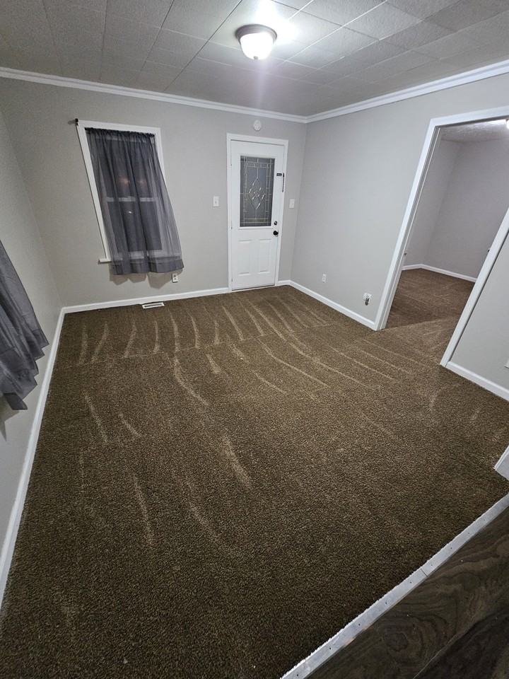 925 N Somerset Ave #NA - Photo 3 of 13