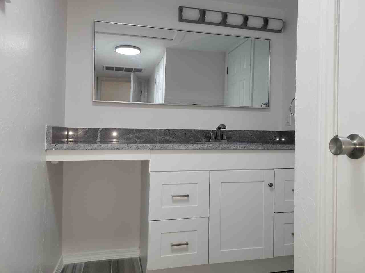 11413 N May Ave #E - Photo 2 of 16