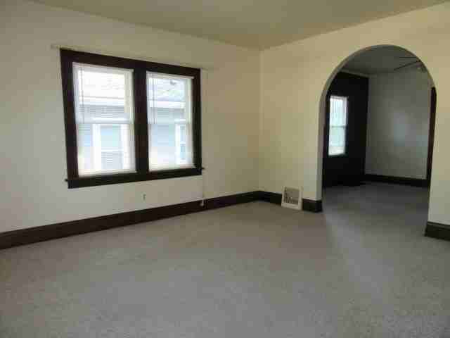 4952 Linscott Ave - Photo 3 of 16