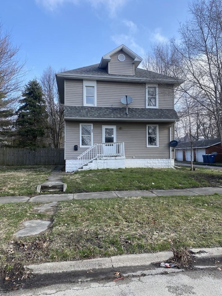 943 E Bourbonnais St #NA - Photo 2 of 6