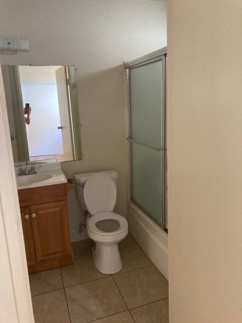 10230 Samoa Ave #208 - Photo 4 of 5