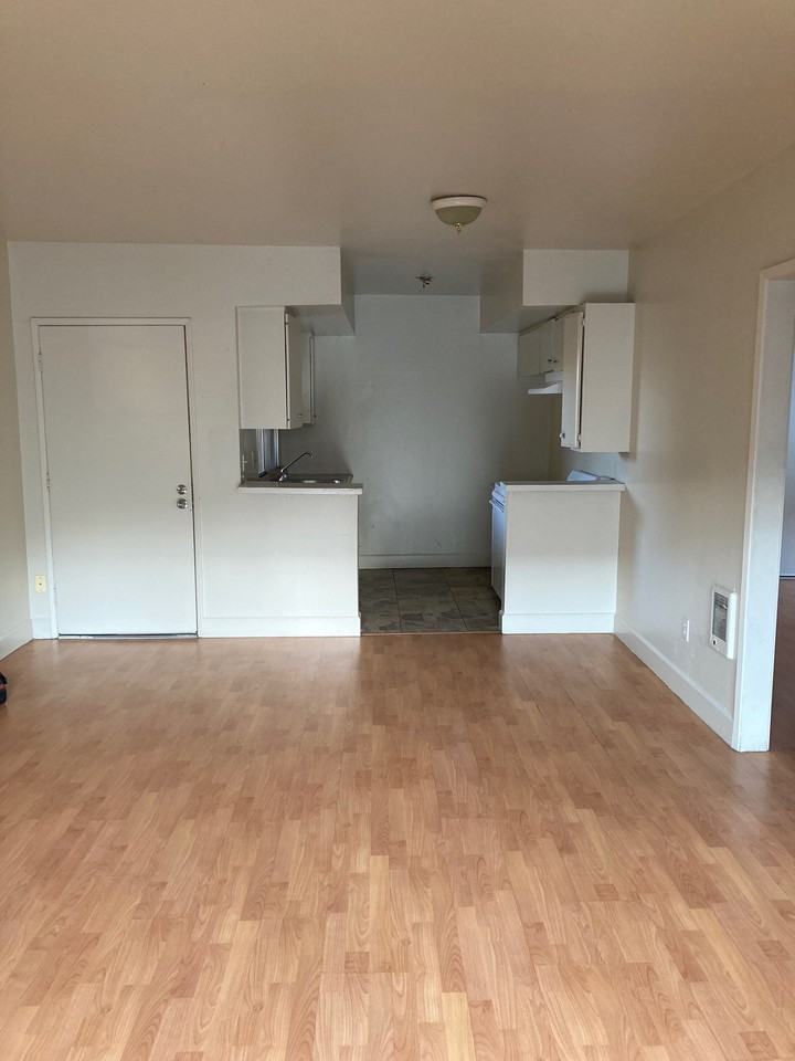 10230 Samoa Ave #208 - Photo 5 of 5