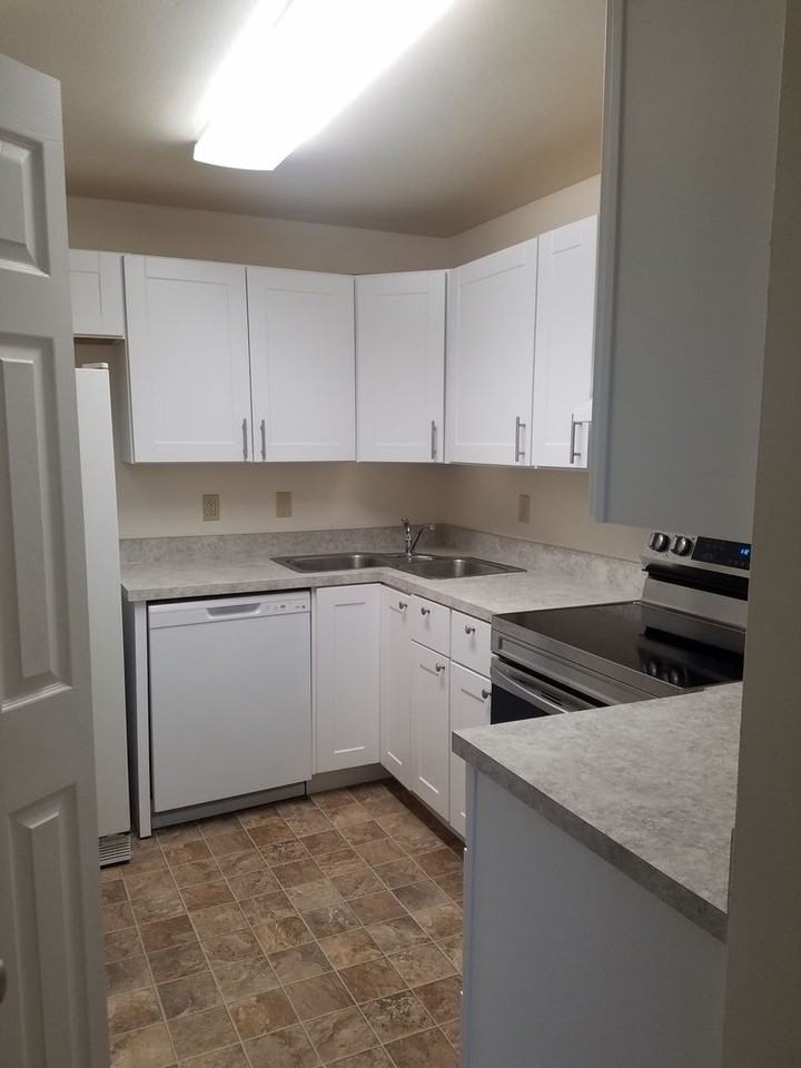 Stratford Heights in University Place - Photo 7 of 50