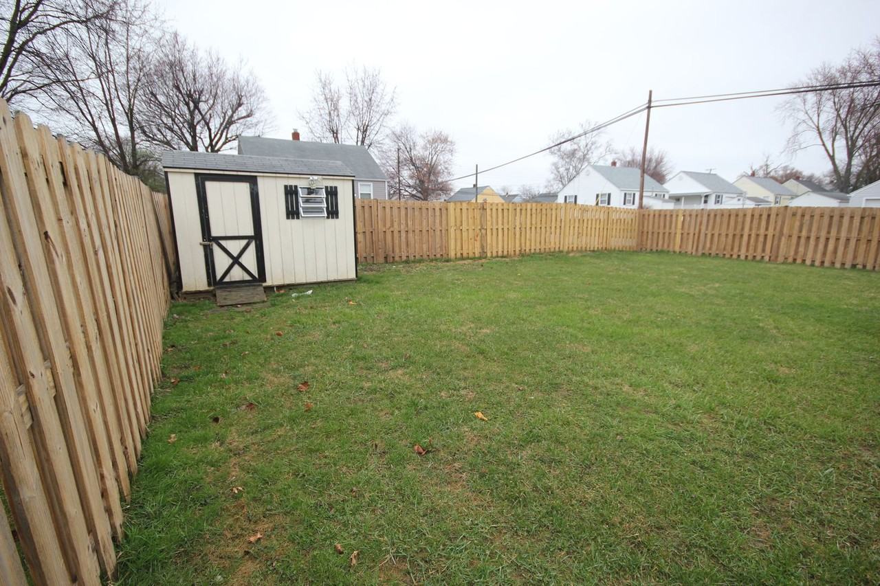 314 Old Post Rd - Photo 3 of 35