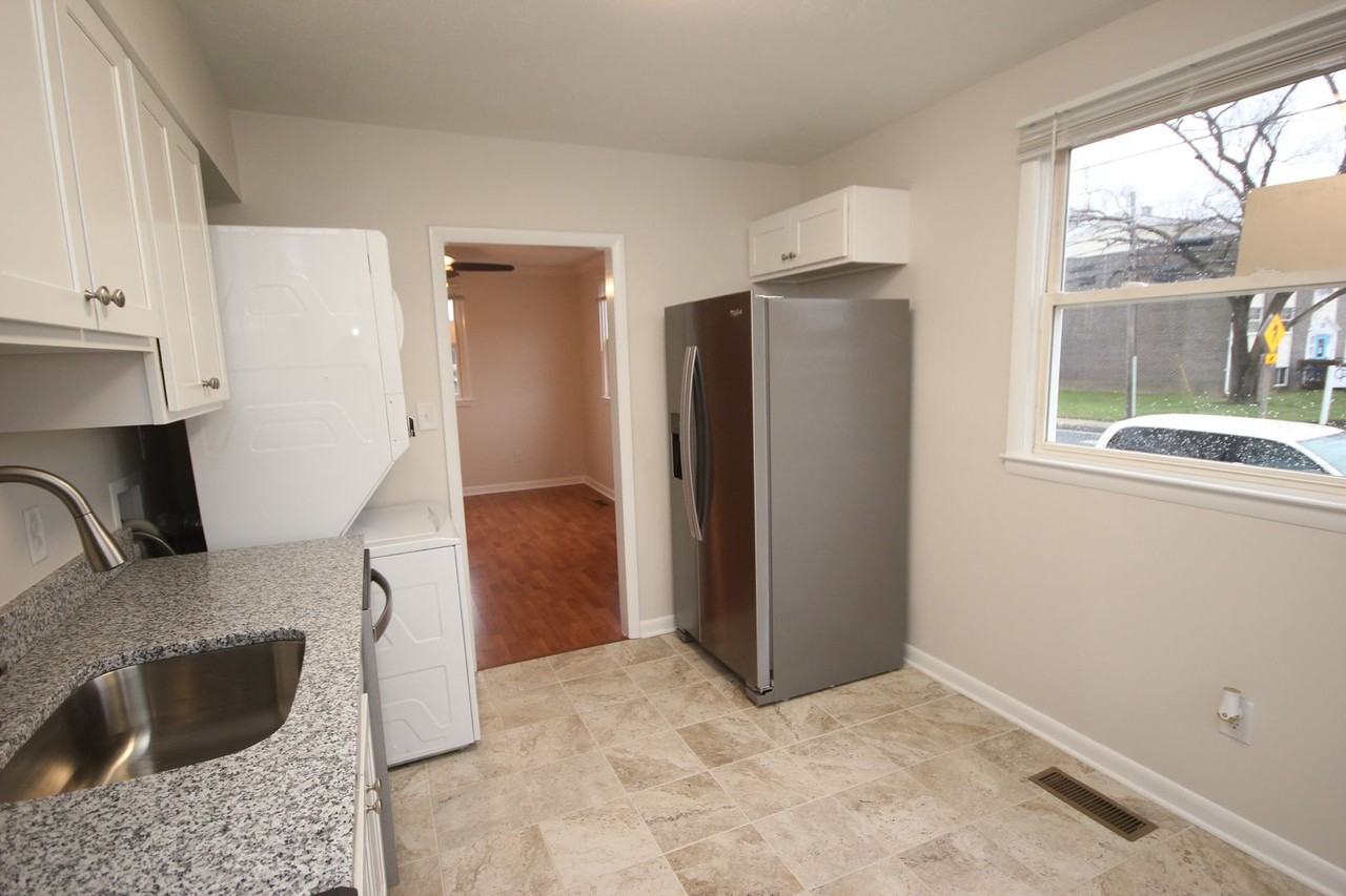 314 Old Post Rd - Photo 7 of 35