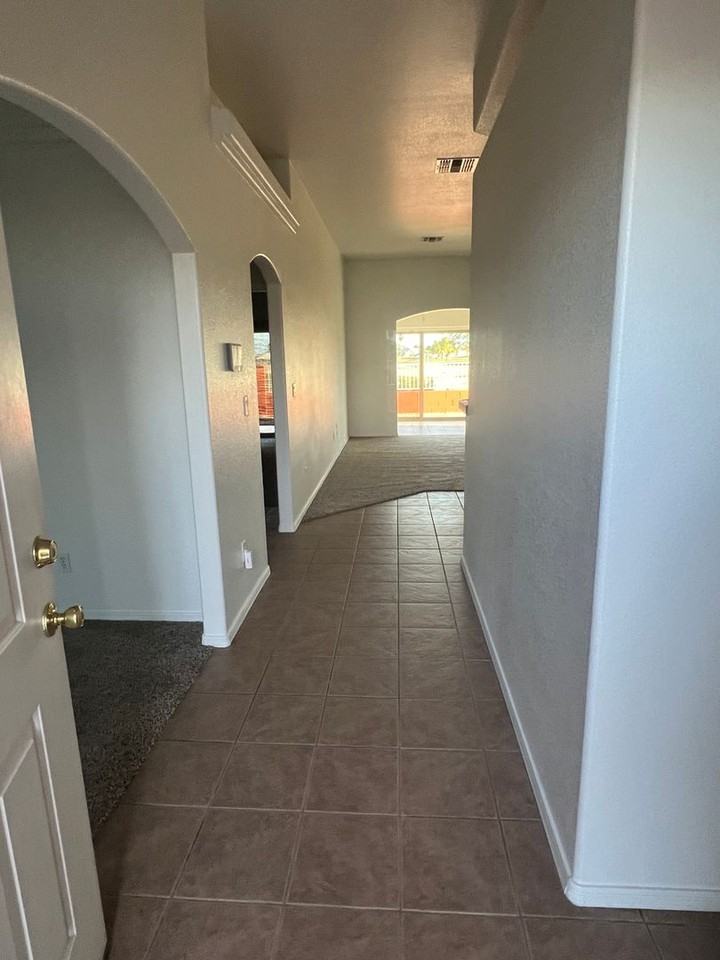1783 E Lipan Cir - Photo 5 of 30