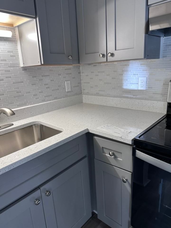 Ashlawn Apartments - Photo 2 of 6