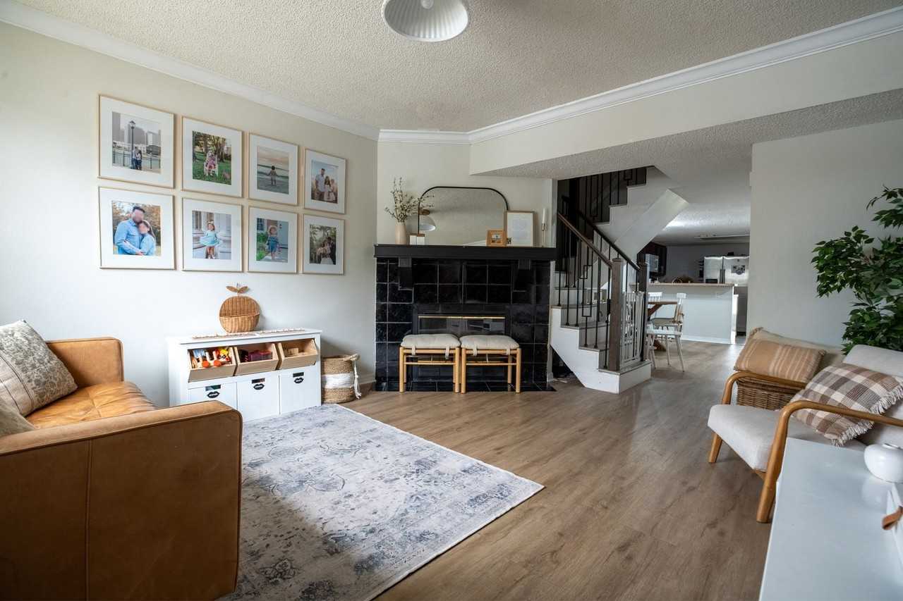 7504 Hollowell Dr - Photo 3 of 36