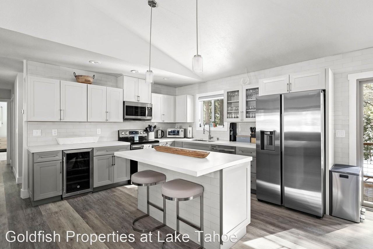 893 Donna Dr - Photo 2 of 33