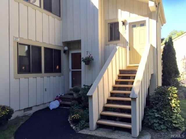 278 Maplewood Dr - Photo 2 of 16