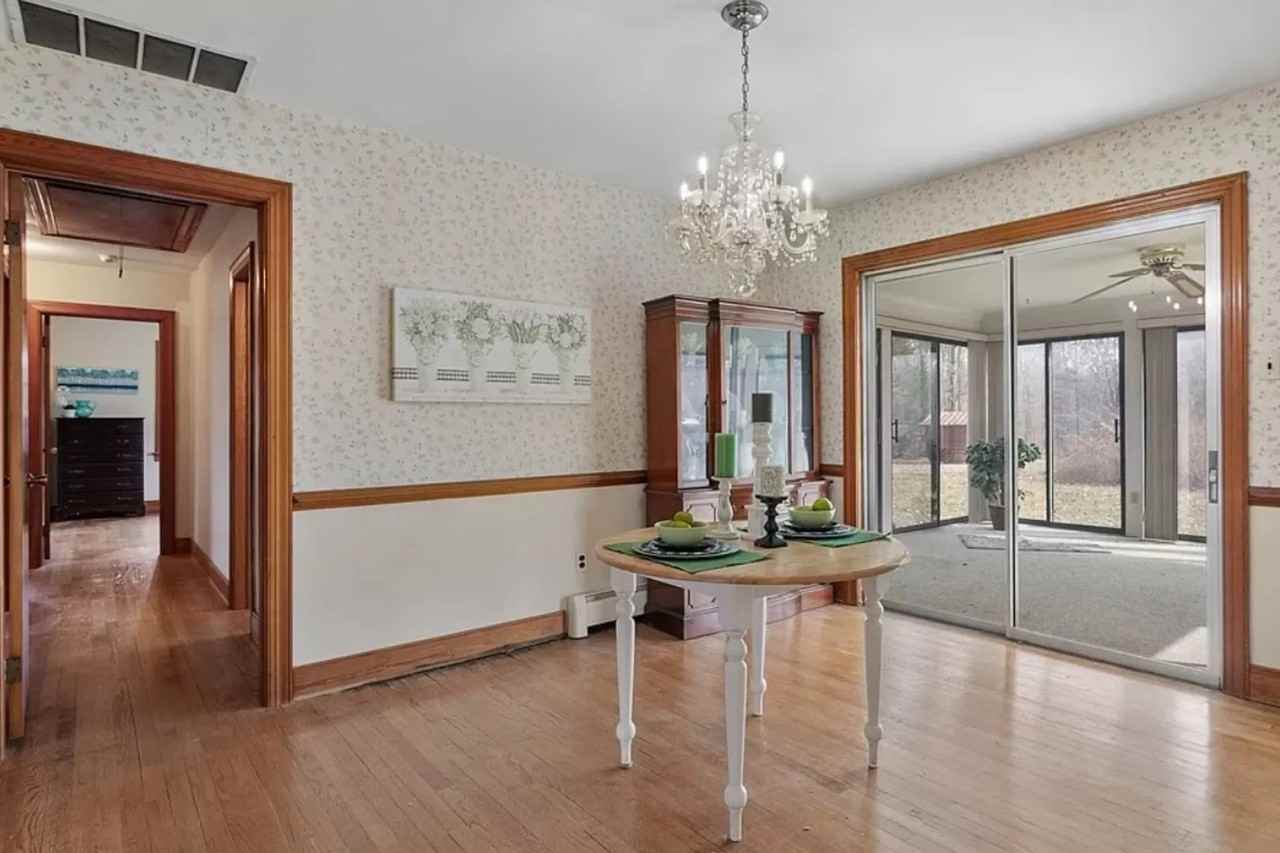 11129 Linderwood Dr - Photo 3 of 6