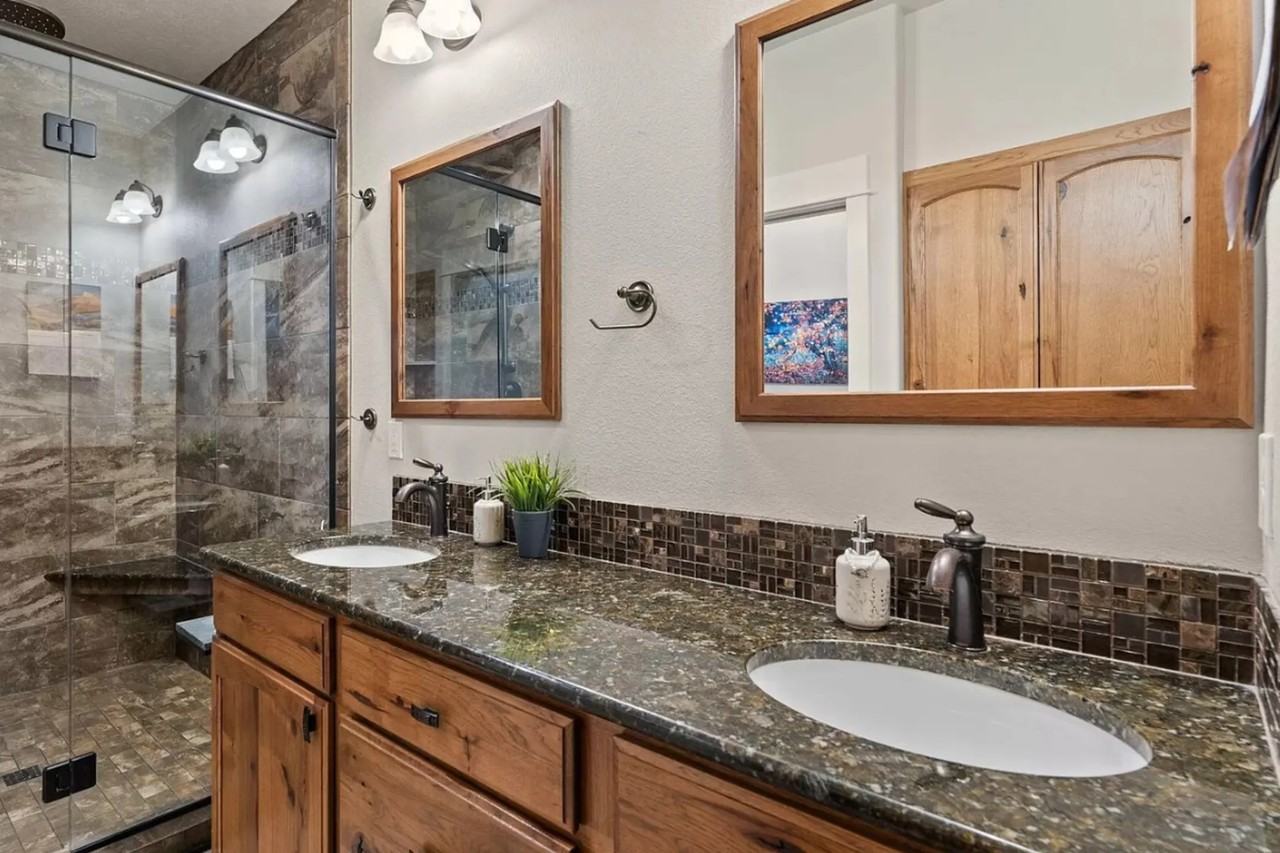 11049 N Sage Ln - Photo 2 of 6