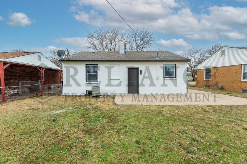 2506 N Somerset Ave - Photo 4 of 37