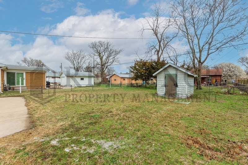 2506 N Somerset Ave - Photo 5 of 37