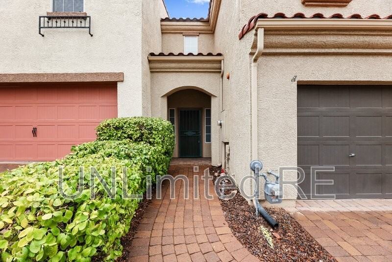 856 Tiablanca Rd - Photo 2 of 41