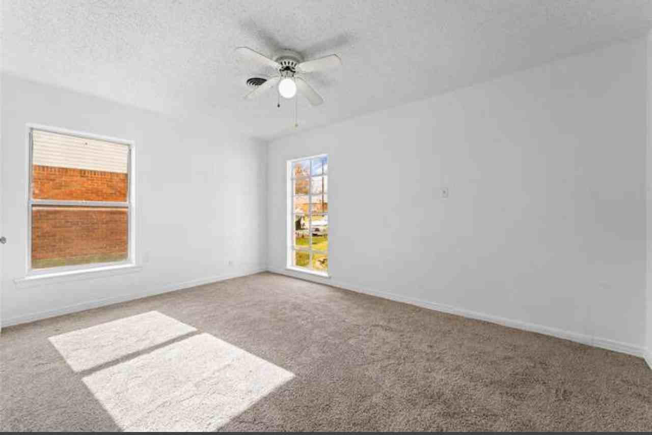 1014 Lucille St - Photo 5 of 15