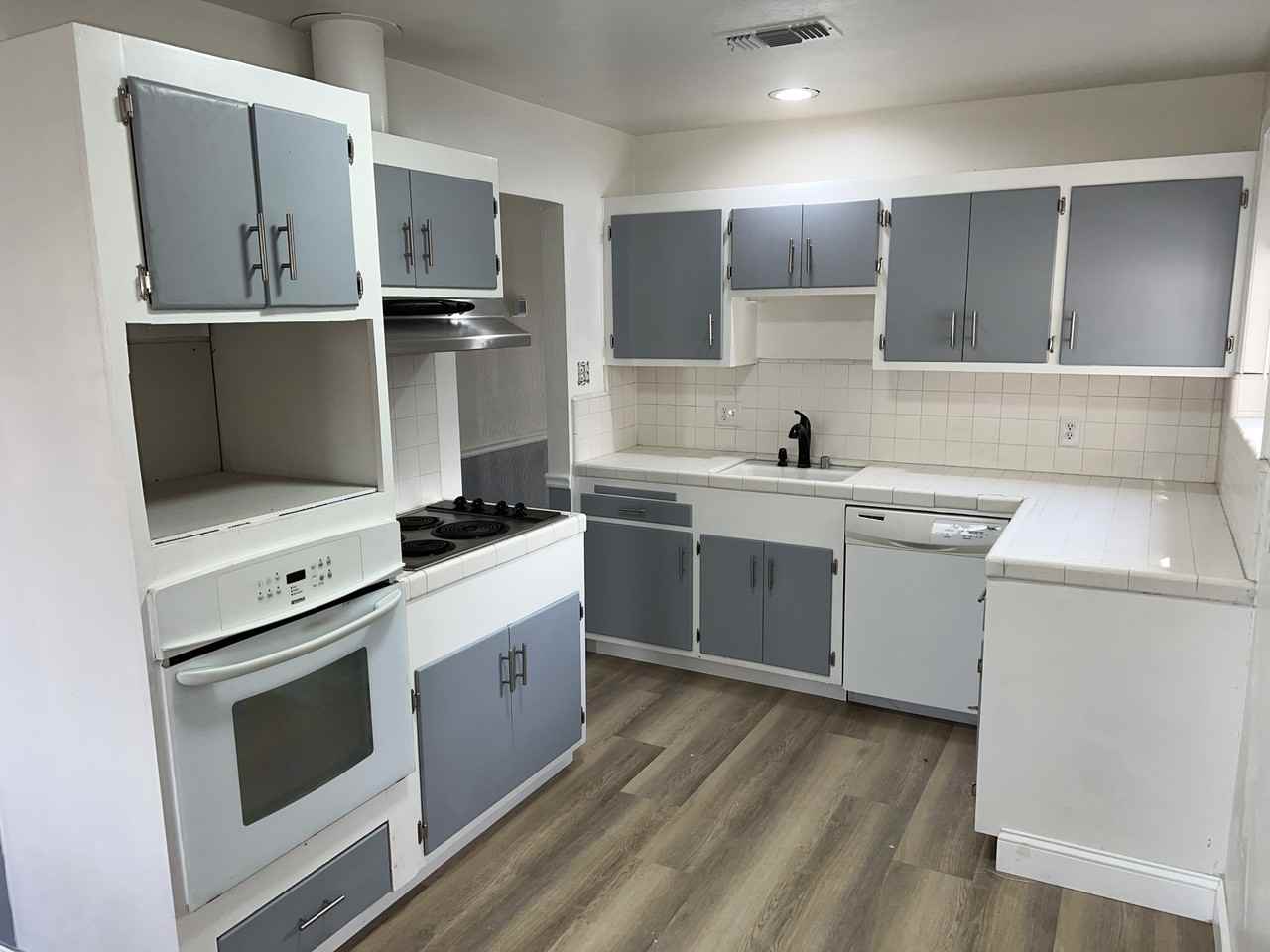 1328 School St - Photo 3 of 18