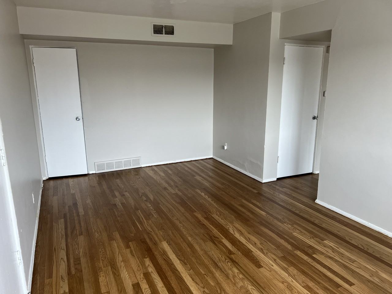 9011 Olive Blvd - Photo 3 of 6