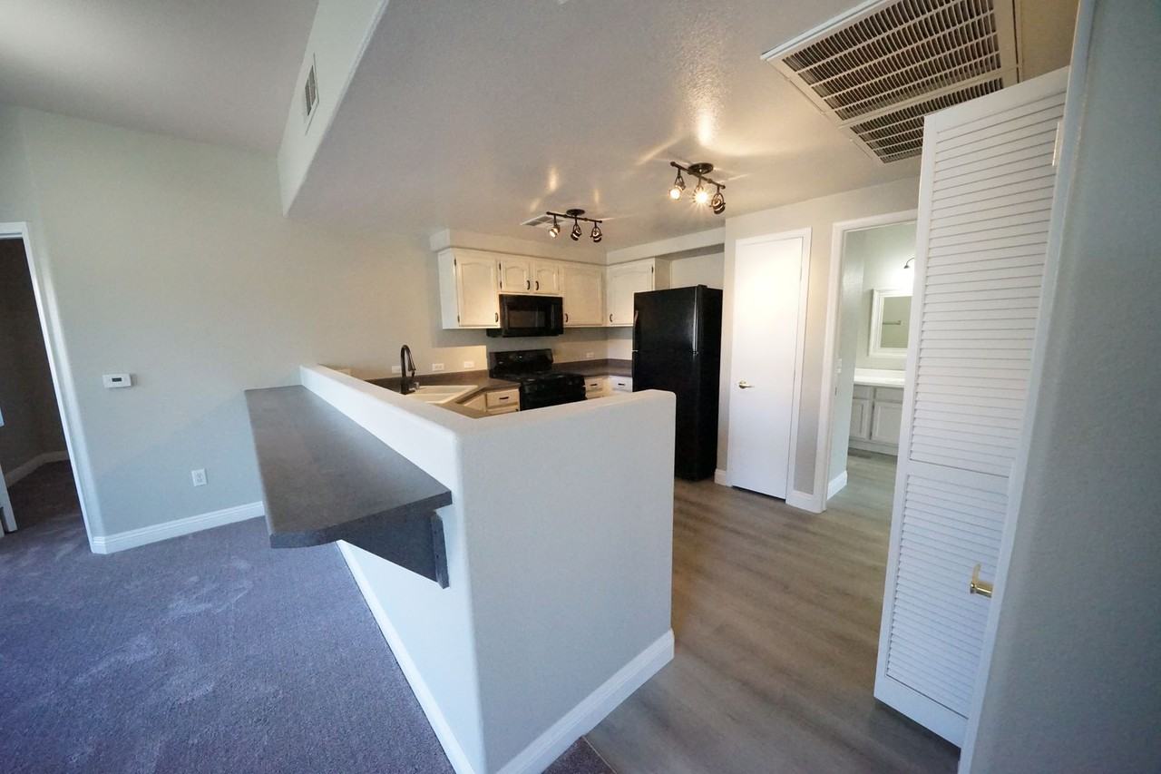10245 S Maryland Pkwy #169 - Photo 4 of 18