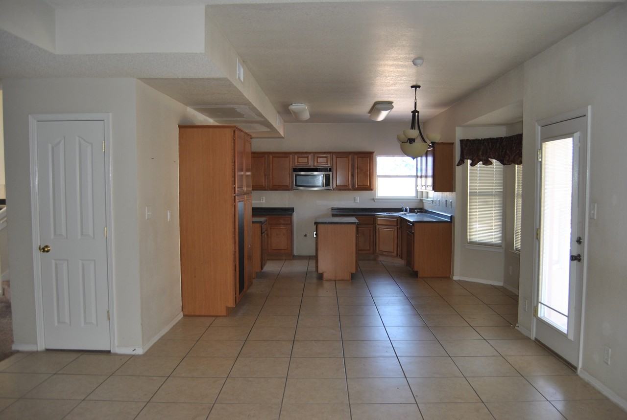 265 Stoneheath Ct - Photo 2 of 10