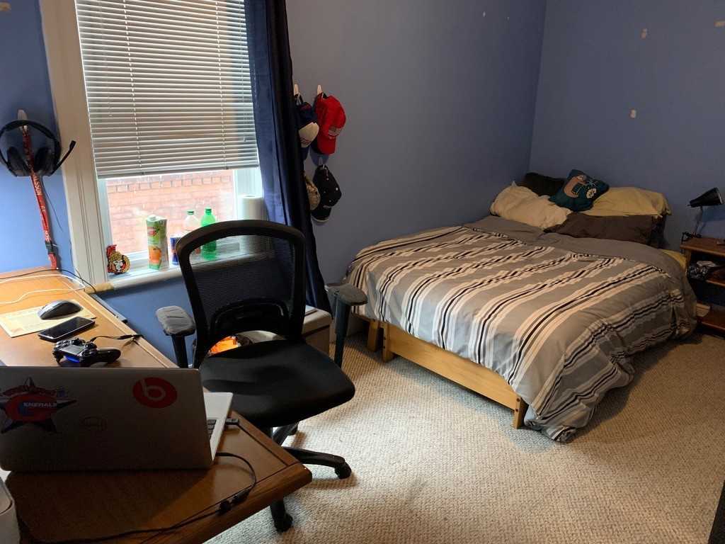 Glebe- 185 Strathcona - 4 BDRM - Photo 6 of 9